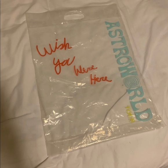 Official Travis Scott AstroWorld Festival Shirt - Picture 5 of 5